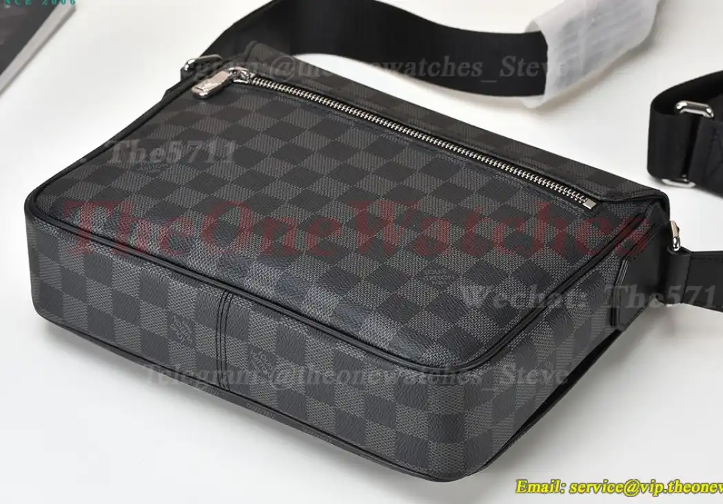 Louis Vuitton - District PM Messenger Bag M42710