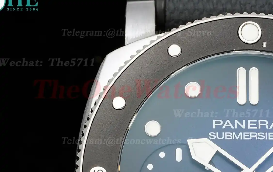 Submersible PAM1565 Luna Rossa 42mm SS RU Blue Dial VSF P900