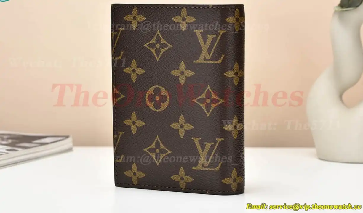 Louis Vuitton - Passport Cover M64502