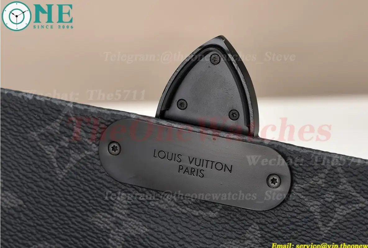 Louis Vuitton - S-Cape Messenger M46794