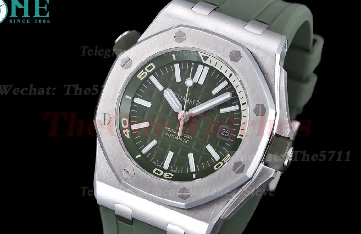 Royal Oak Offshore Diver 15710 42mm SS RU Green Stk GDF MY8215