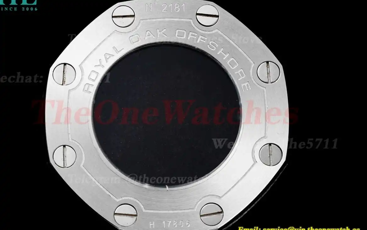 Royal Oak Diver 15707 CER RU White IPF A3120