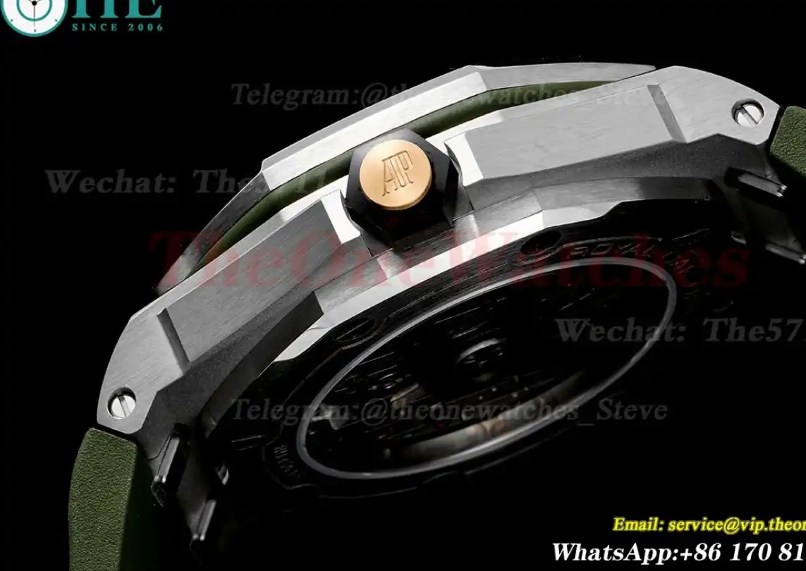 Royal Oak Offshore Diver 15720 42mm SS RU Green Stk ZF A4308