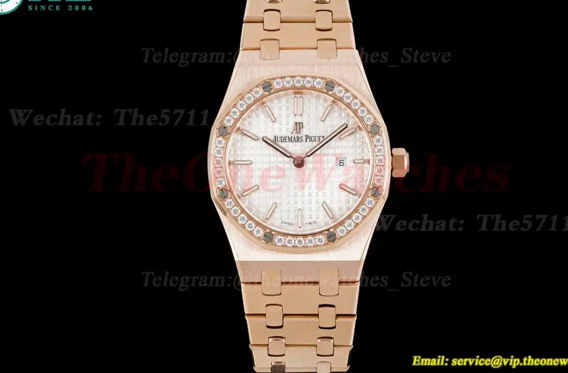 Royal Oak Ladies 33mm RG RG  white Dial 8F Swiss Quartz