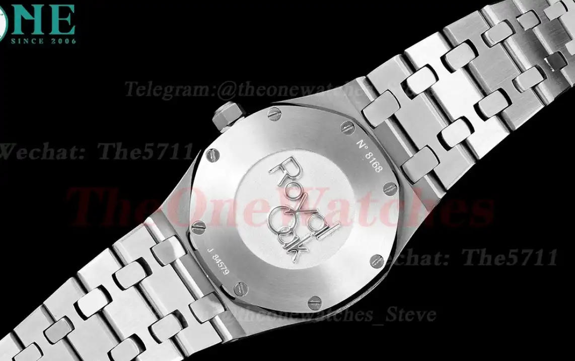 Royal Oak Ladies 33mm SS SS white Dial 8F Swiss Quartz