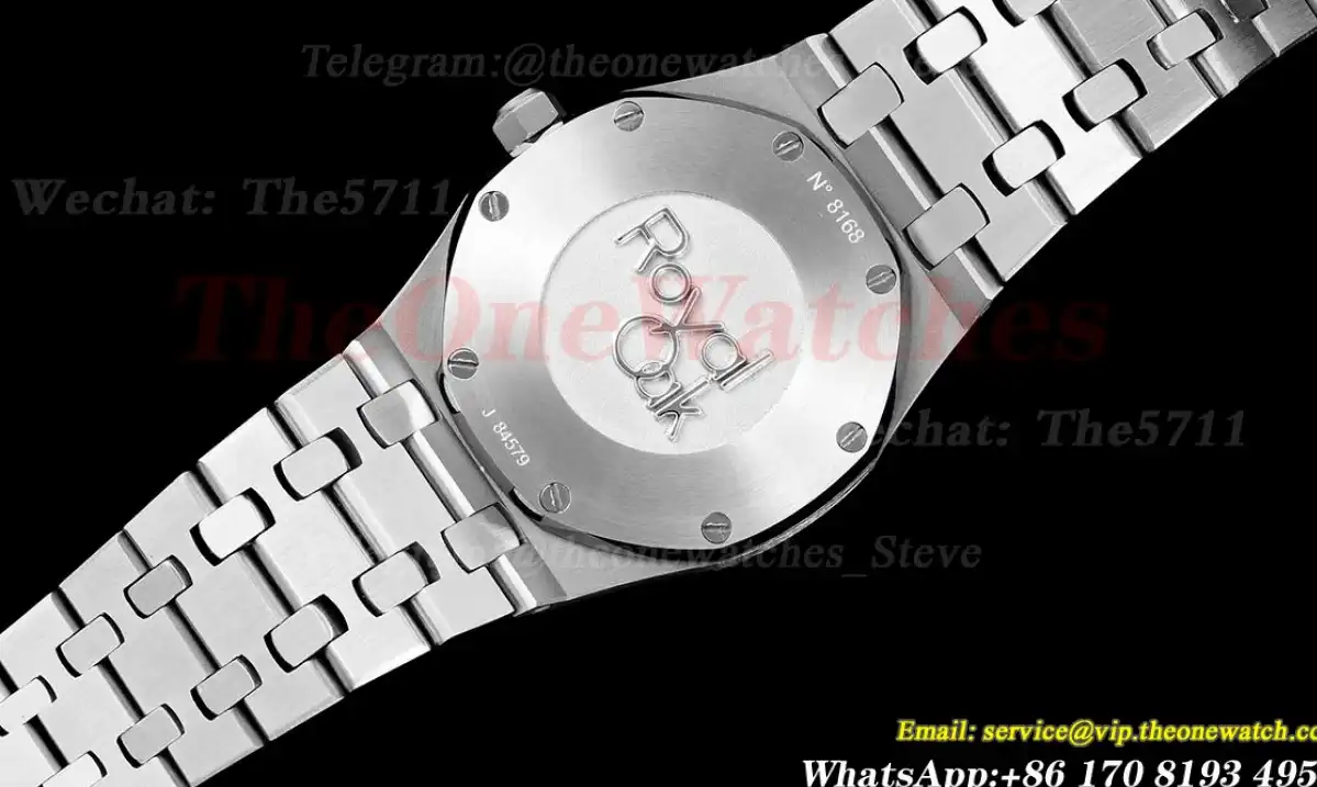 Royal Oak Ladies 33mm SS SS White Dial 8F Swiss Quartz