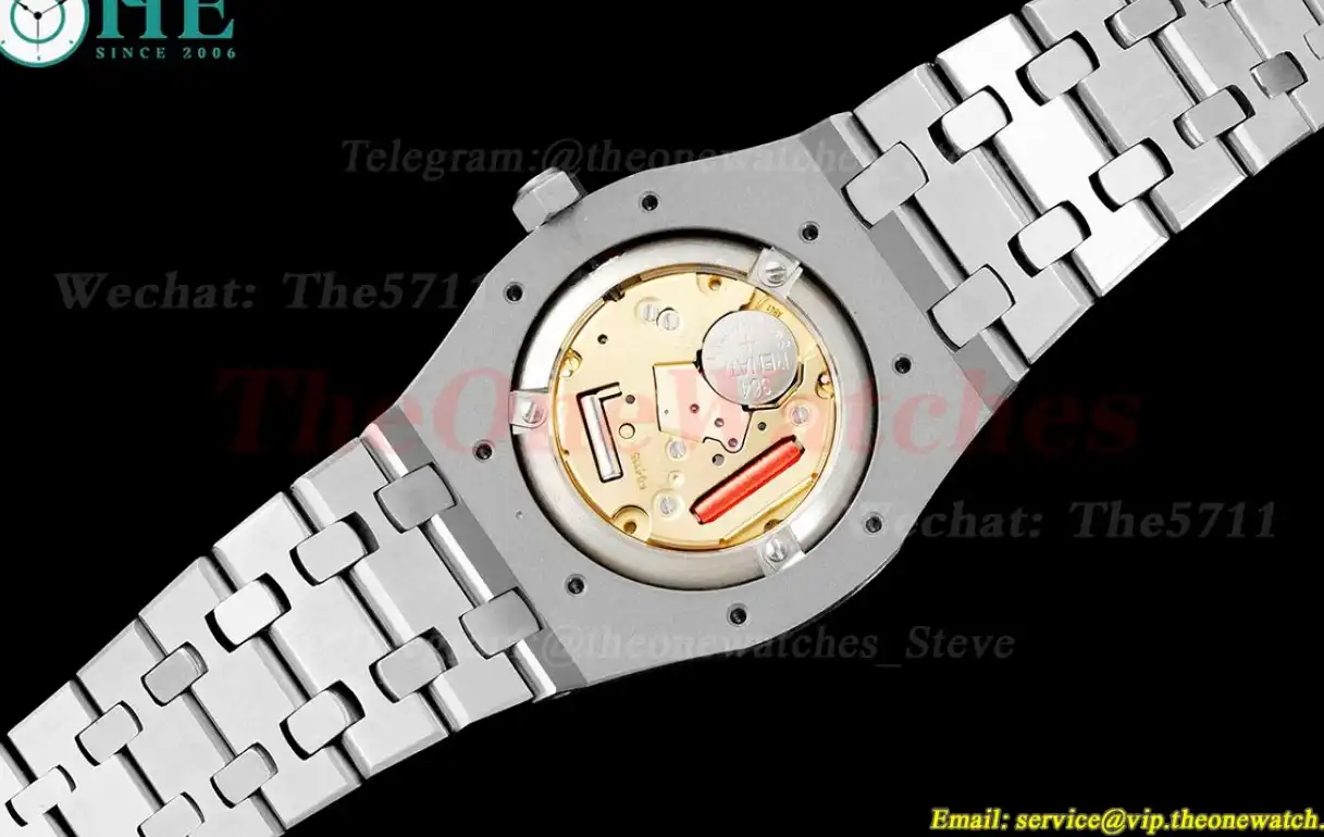 Royal Oak Ladies 33mm SS SS white Dial 8F Swiss Quartz