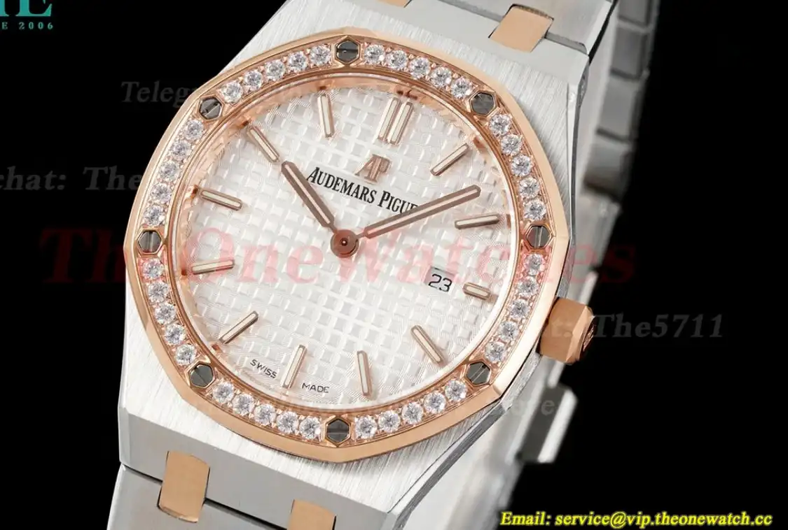 Royal Oak Ladies 33mm SS RG  white Dial 8F Swiss Quartz