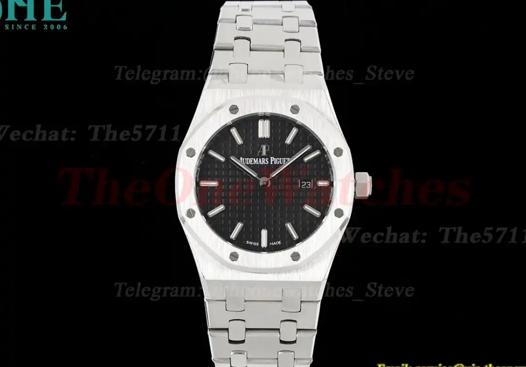 Royal Oak Ladies 33mm SS SS Black Dial 8F Swiss Quartz