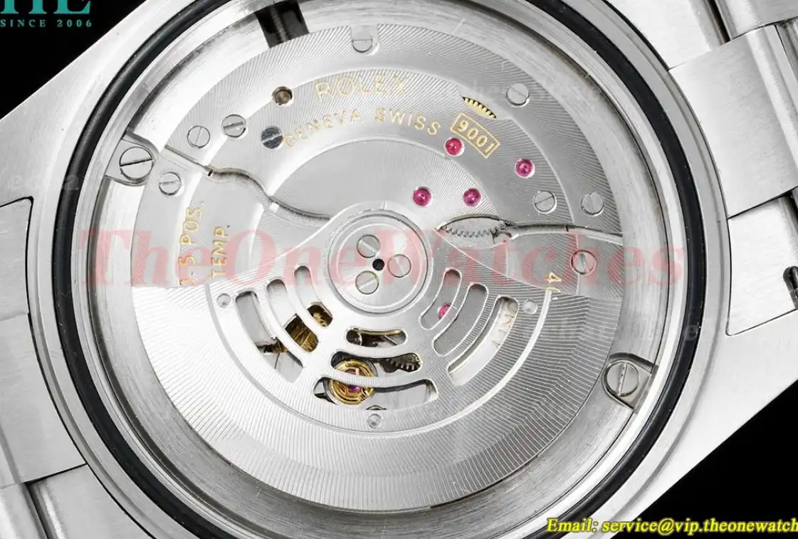 SkyDweller 326934 42mm SS SS White Stk FNF A9001