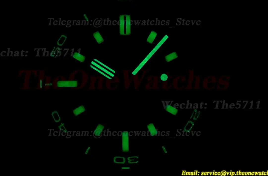 Royal Oak Offshore Diver 15720 42mm SS RU Green Stk BF A4308