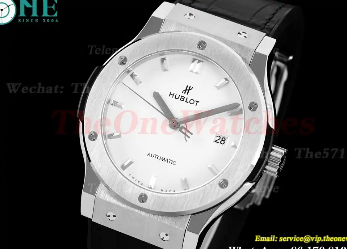 Classic Fusion 42mm SS LE White Stk APSF A1110