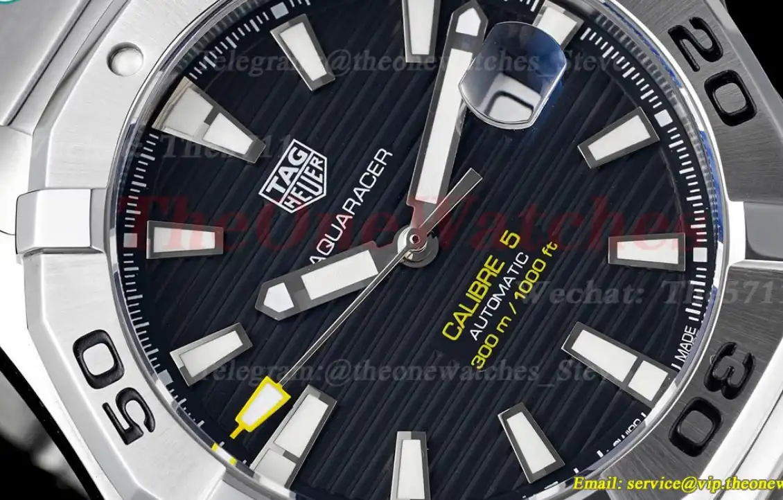 Aquaracer Caliber 5 43mm SS SS Black Textured TARF SW200