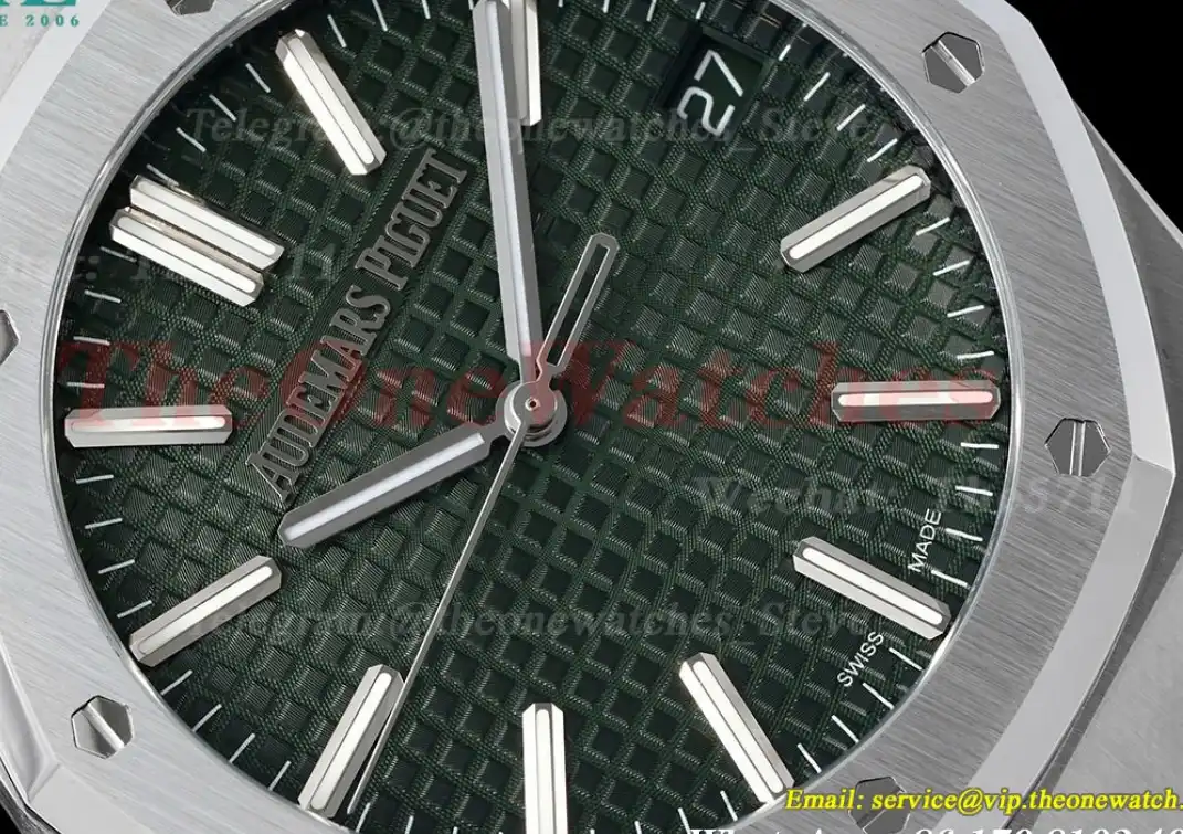 Royal Oak 50th Anniverary 41mm 15510 SS SS Green Stk ZF A4302