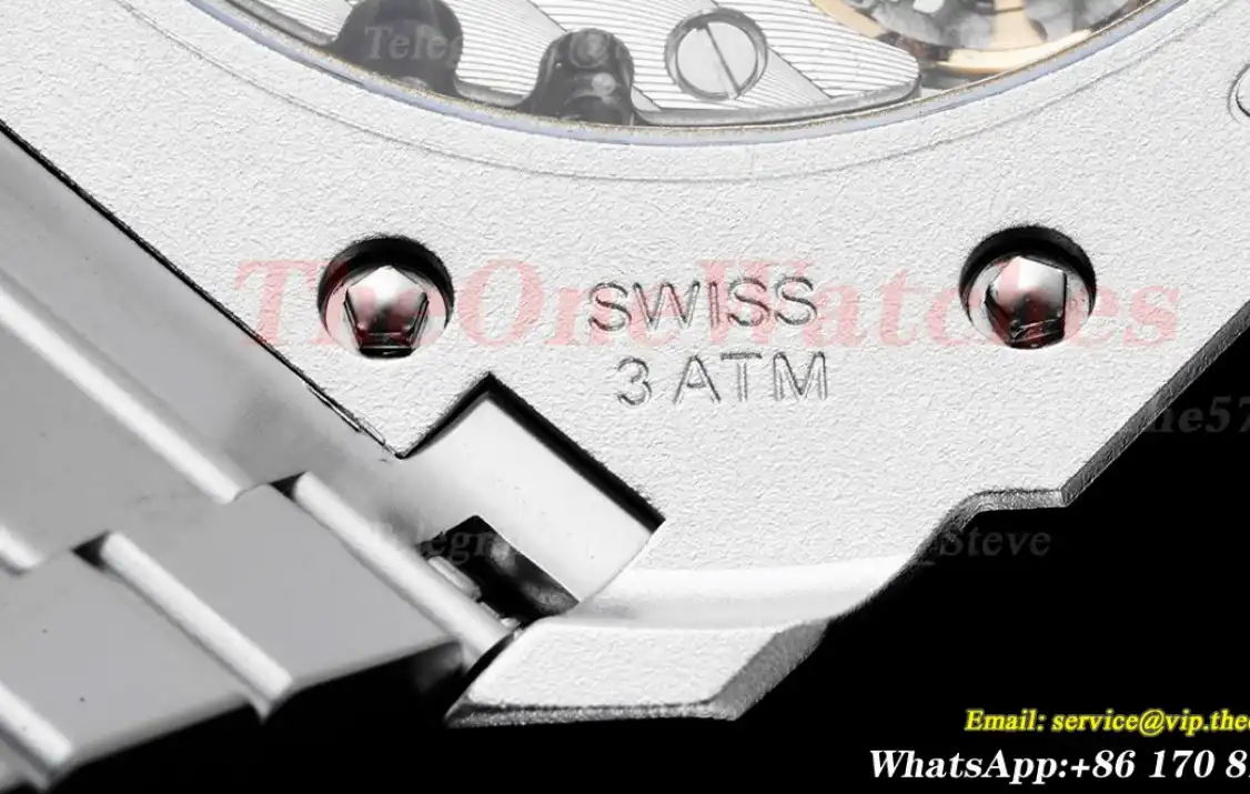 OCTO Finissimo 40mm SS SS White dial BVF A138