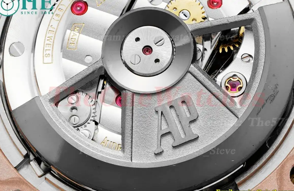 Royal Oak Offshore 44mm RG RU White Stk APF A3126