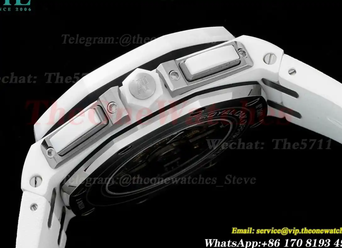 Royal Oak Offshore 44mm Ceramic RU White Stk APF A3126