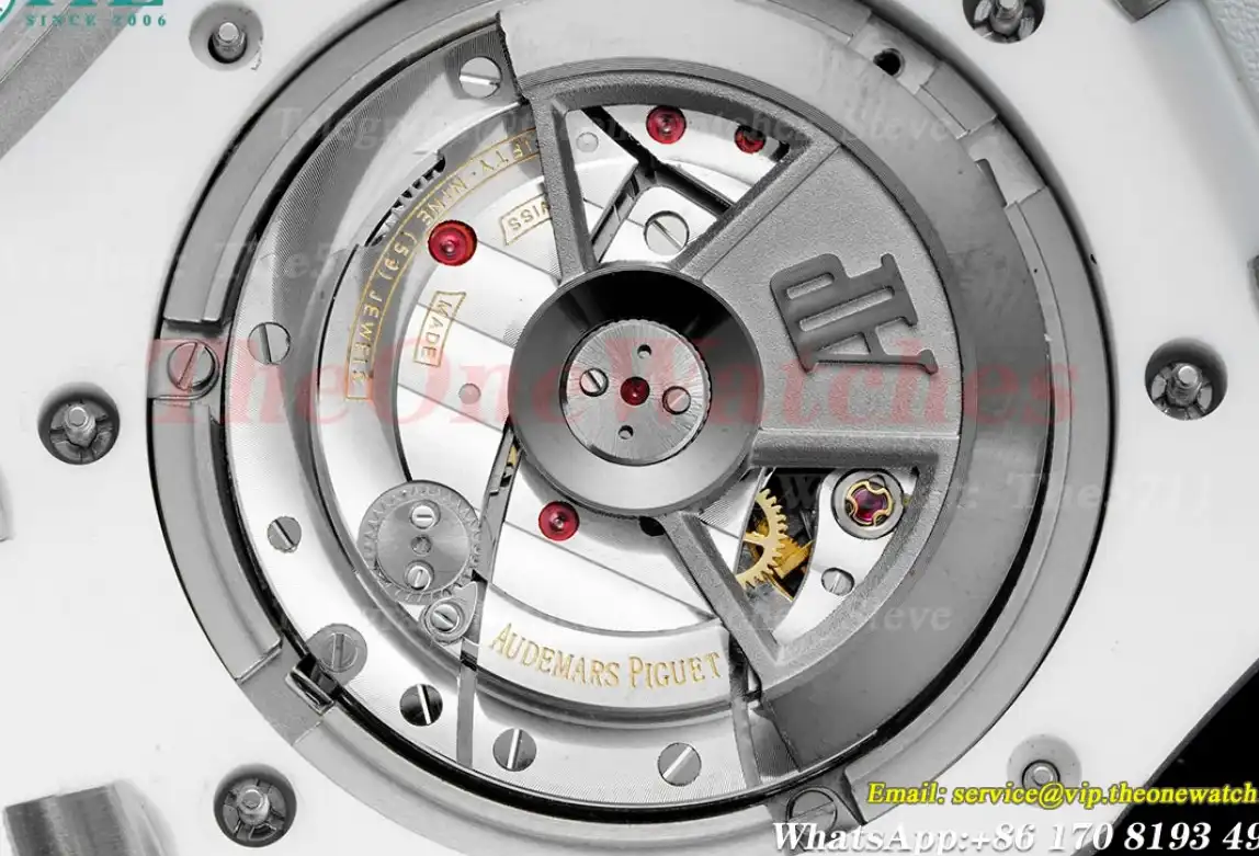 Royal Oak Offshore 44mm Ceramic RU White Stk APF A3126