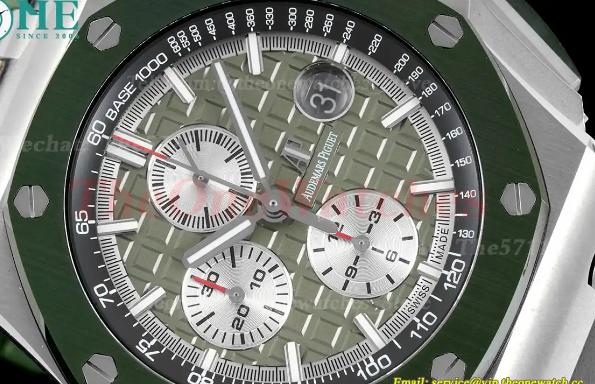 Royal Oak Offshore 44mm SS RU Green Stk APF A3126