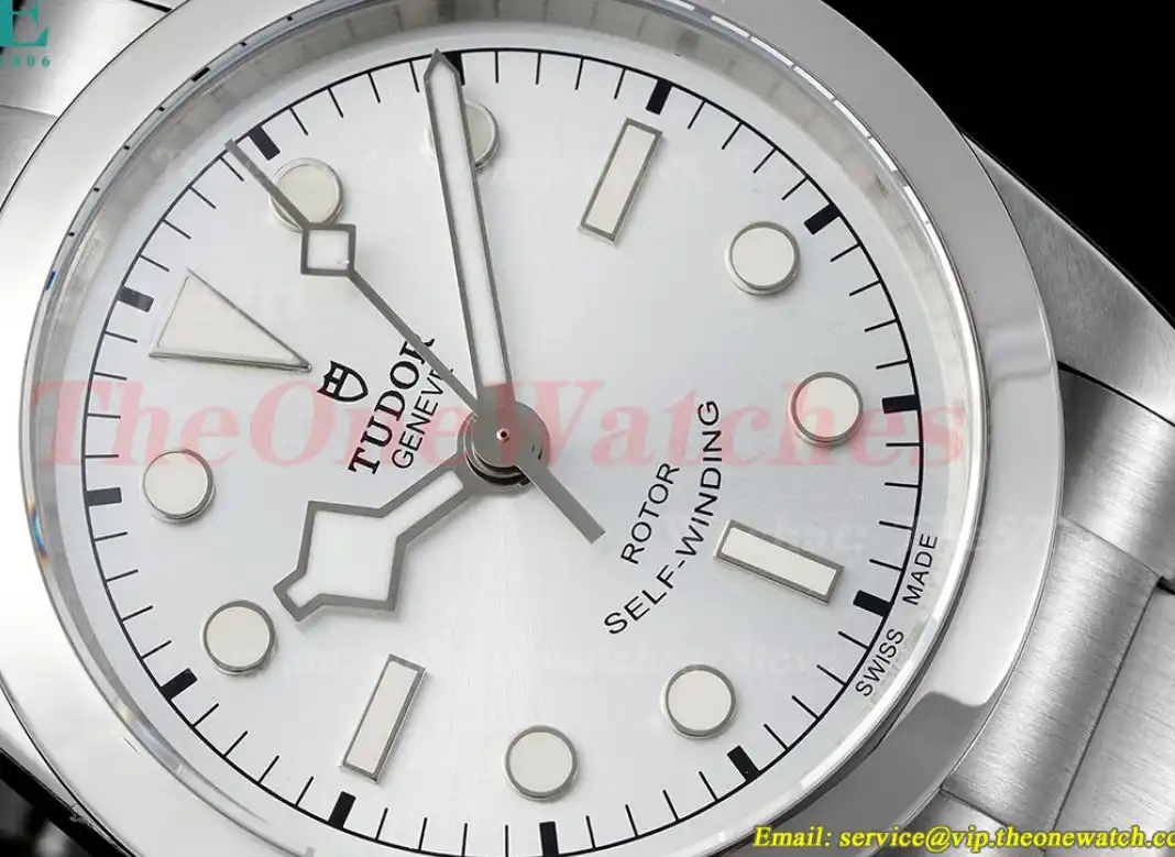 Heritage Black Bay 36mm SS SS White Dot KRF V4 A2824