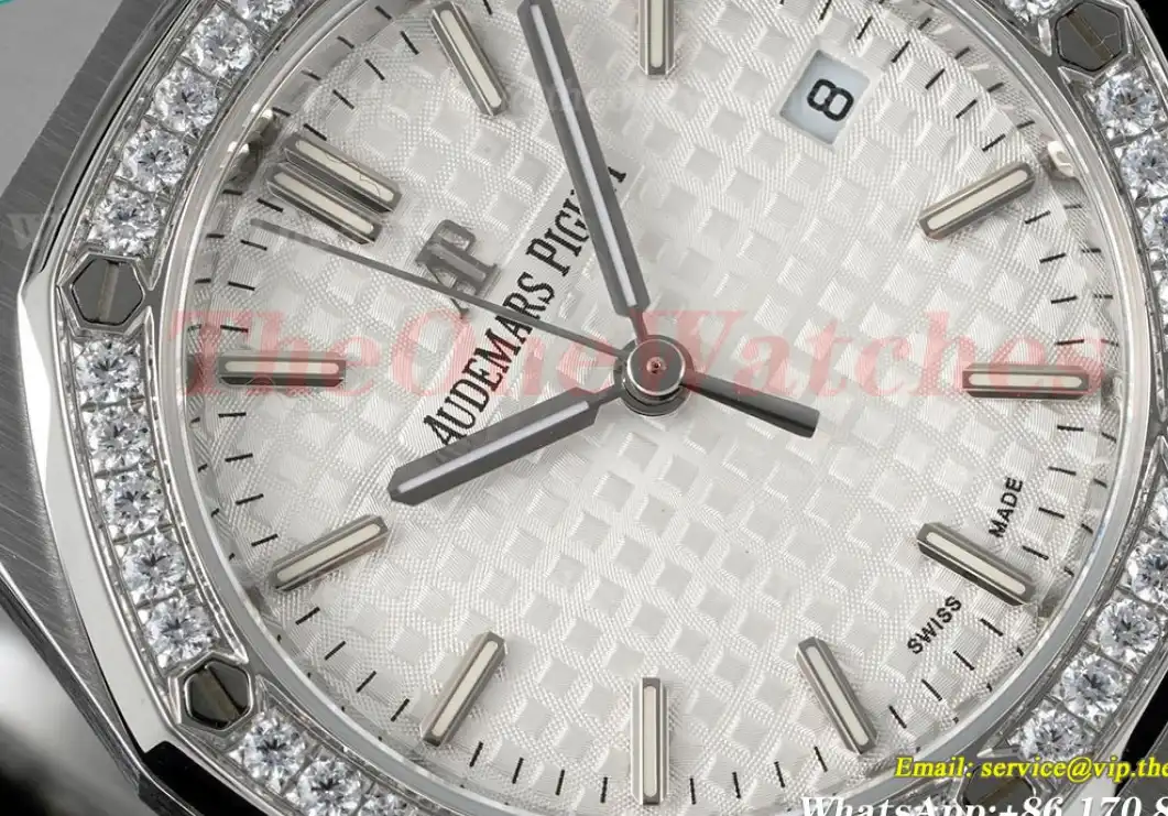 Royal Oak 77351 Ladies 34mm SS SS White Diamonds 8F A5800