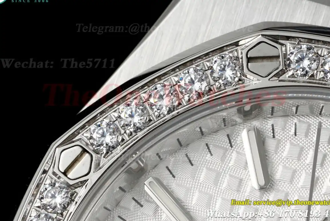 Royal Oak 77351 Ladies 34mm SS SS White Diamonds 8F A5800