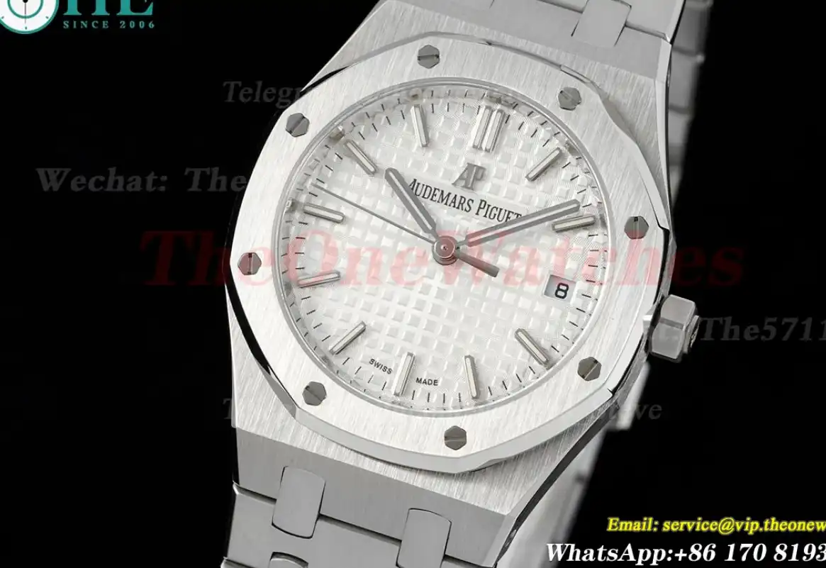 Royal Oak 77350 Ladies 34mm SS SS  White Dial 8F A5800