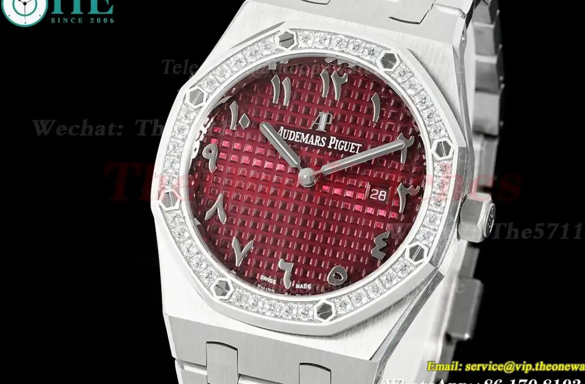 Royal Oak Ladies 67651 33mm Dia SS SS Red ZF Swiss Qtz