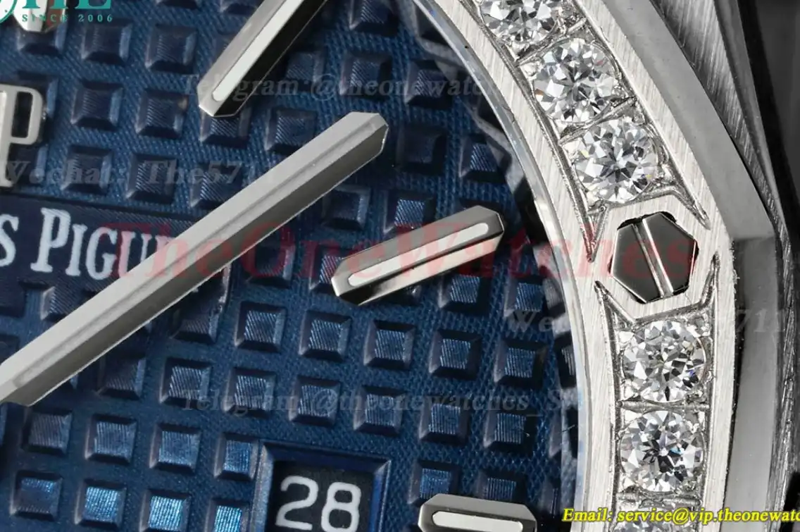 Royal Oak Ladies 67651 33mm Dia SS SS Blue ZF Swiss Qtz