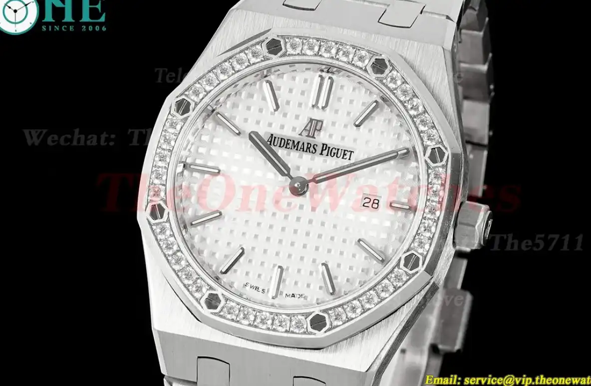 Royal Oak Ladies 67651 33mm Dia SS SS White ZF Swiss Qtz