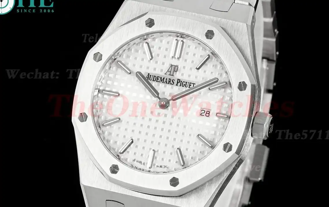 Royal Oak Ladies 67650 33mm SS SS White ZF Swiss Qtz