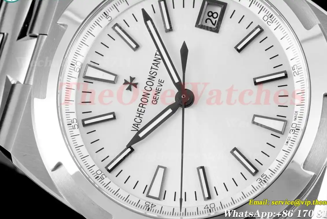 Overseas 4500V 41mm SS SS White Dial 8F A5100