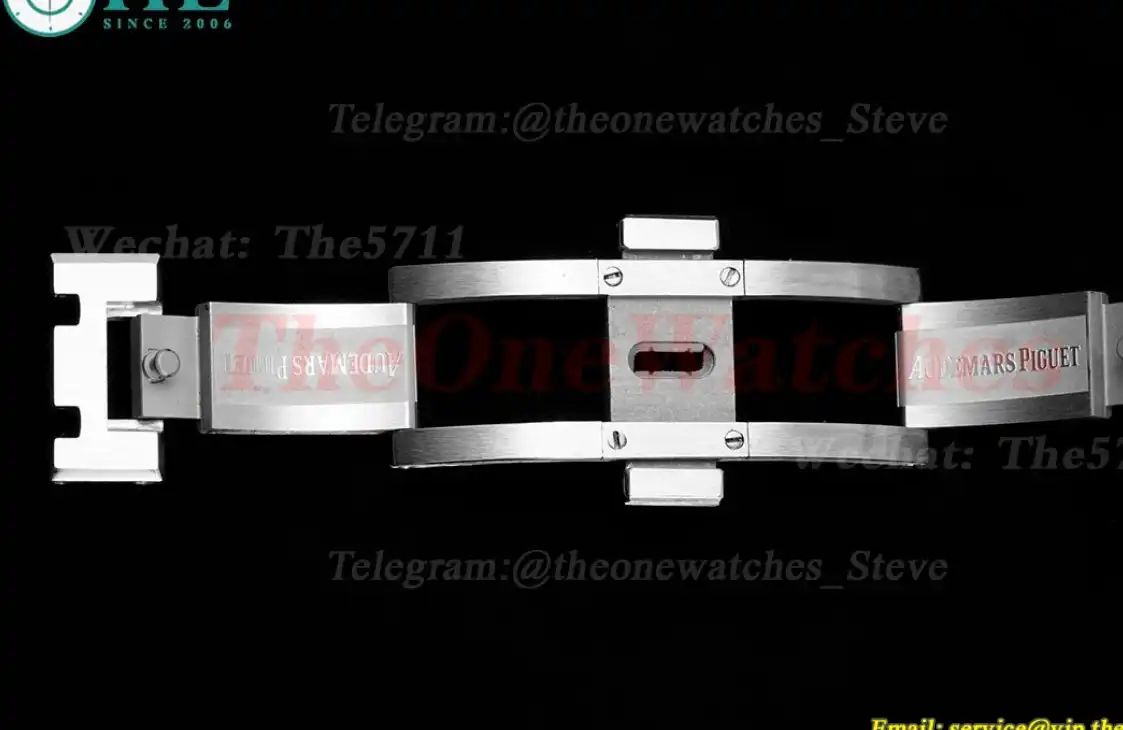 Royal Oak Ladies 67651 33mm Dia SS SS Red ZF Swiss Qtz