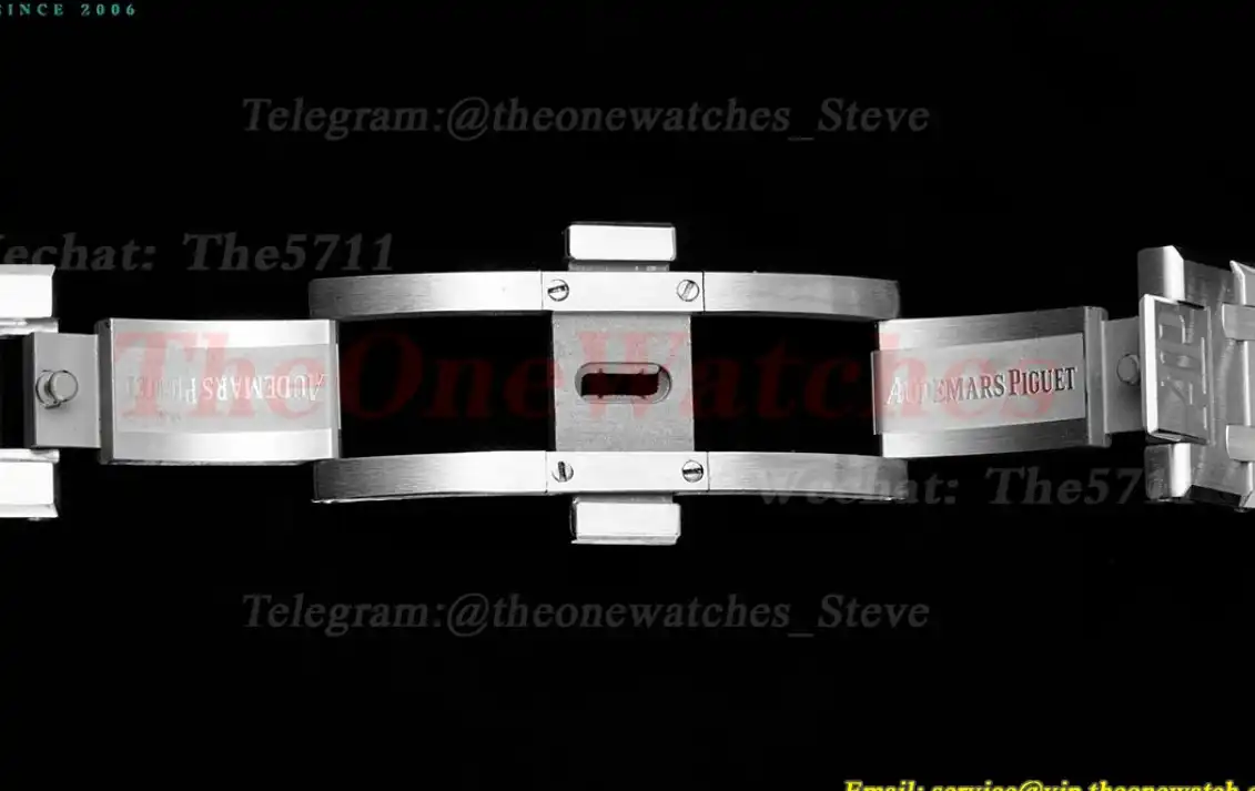 Royal Oak Ladies 67650 33mm SS SS Red ZF Swiss Qtz