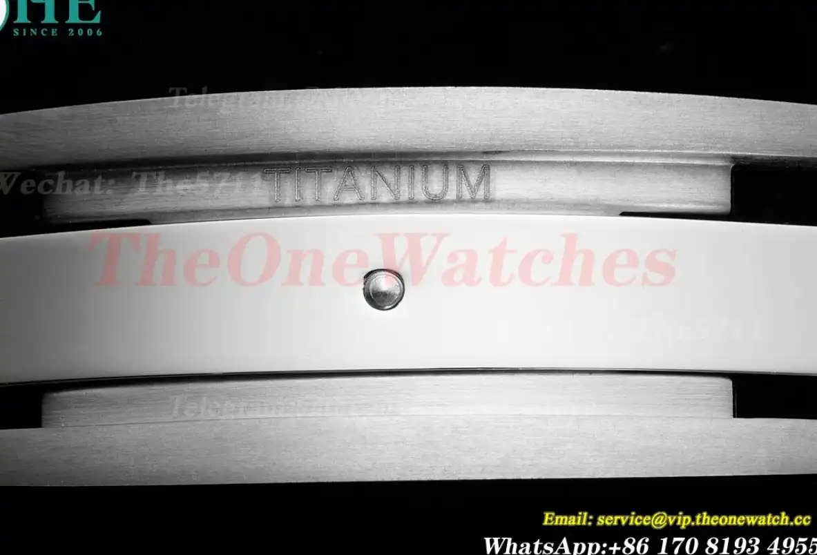 RM055 NTPT RU Red Crown on Red Rubber Strap ZF RMUL2 Super Clone