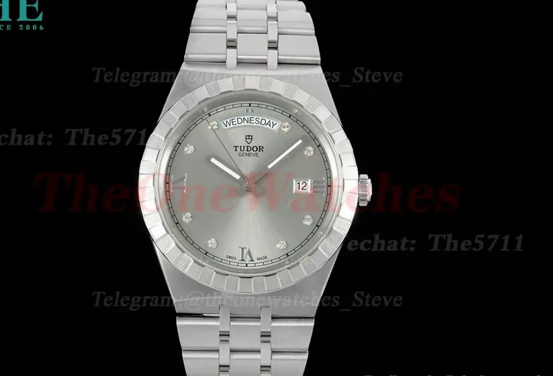 Royal Day-Date 41mm SS SS Silver Dia V7F A2824