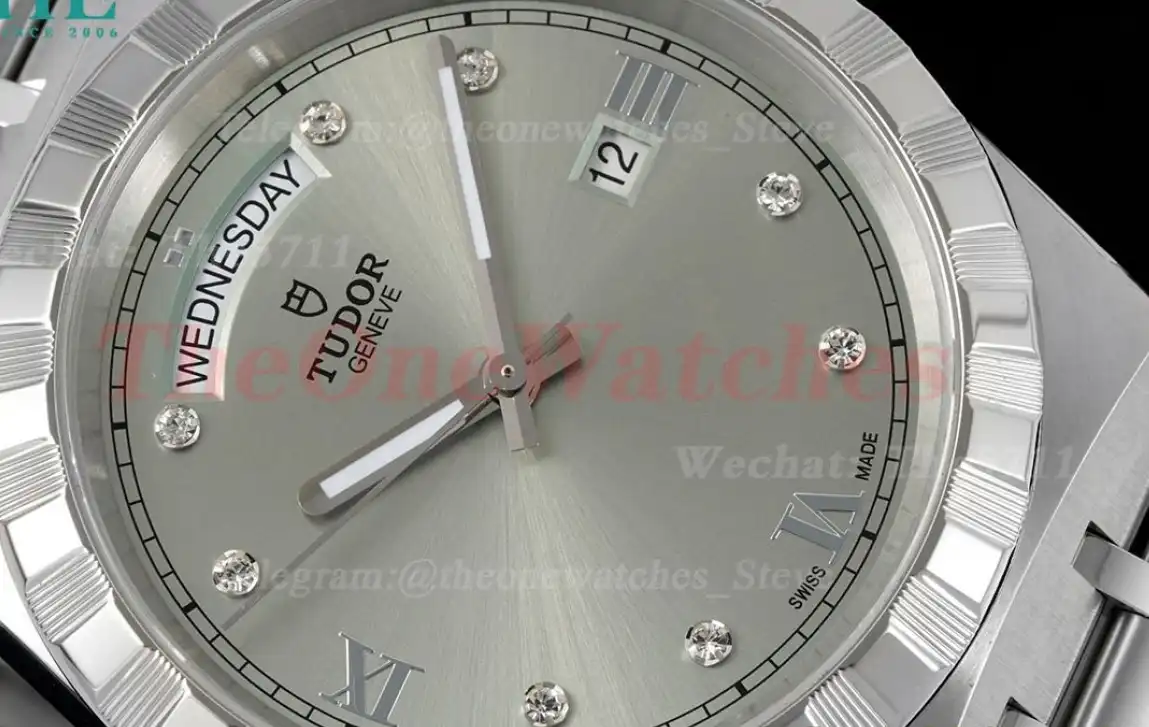 Royal Day-Date 41mm SS SS Silver Dia V7F A2824