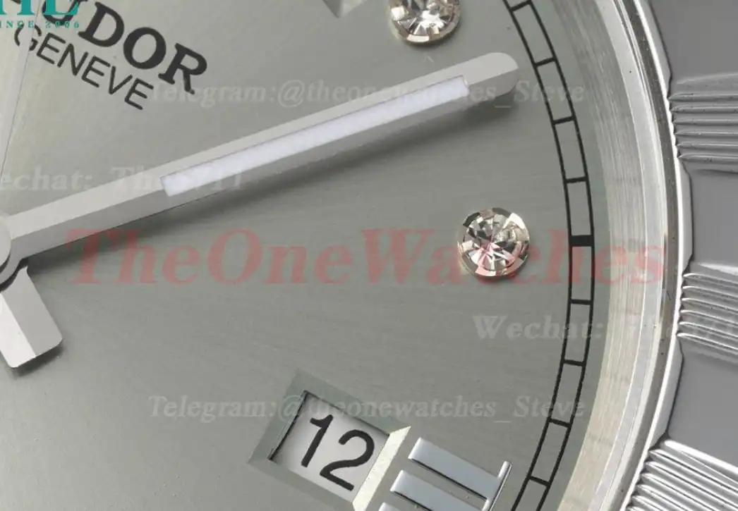 Royal Day-Date 41mm SS SS Silver Dia V7F A2824