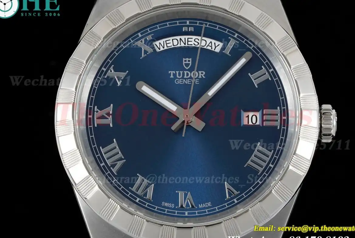 Royal Day-Date 41mm SS SS Blue Rmn V7F A2824