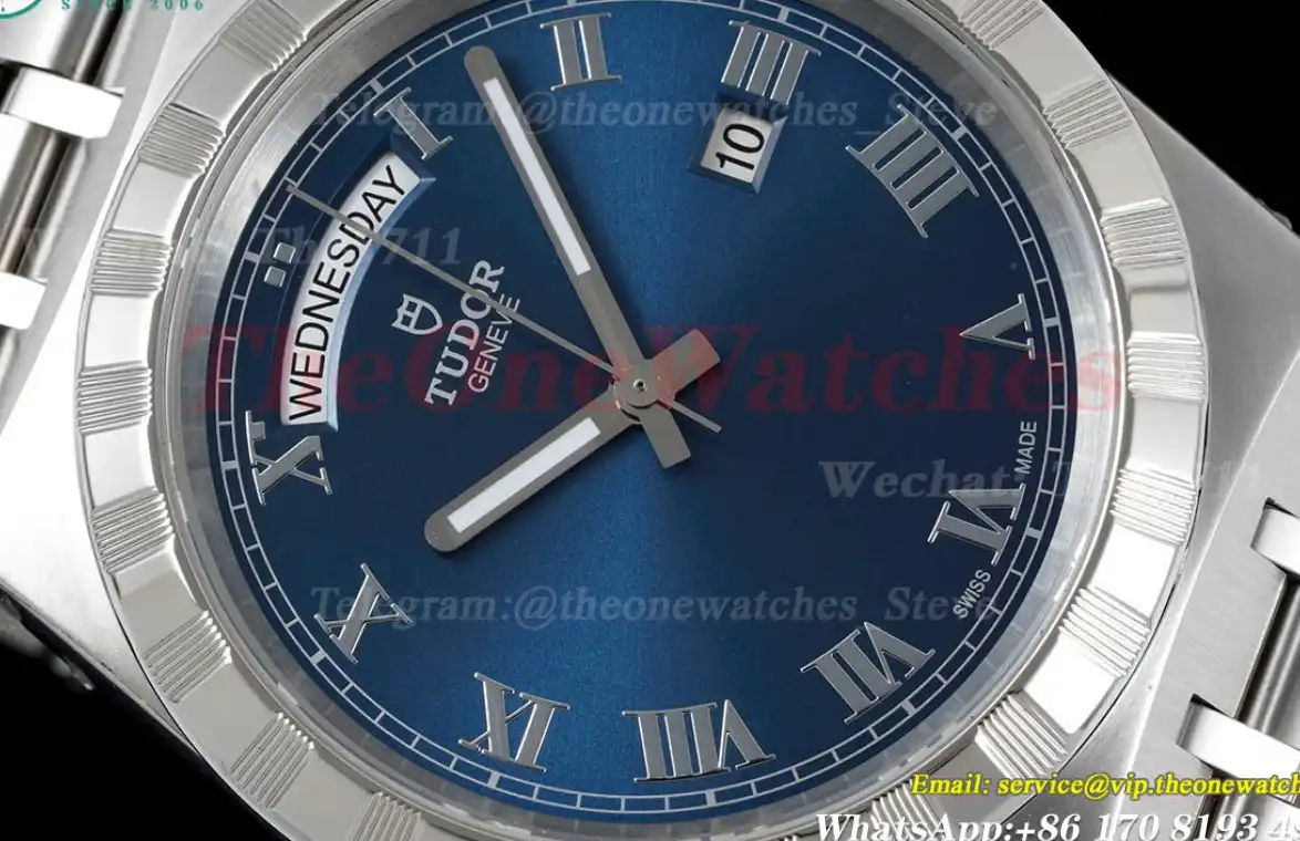 Royal Day-Date 41mm SS SS Blue Rmn V7F A2824