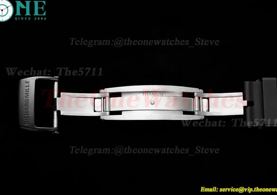 RM035-02 NTPT RU Red Case on Black Rubber Strap ZF V6 RMAL1