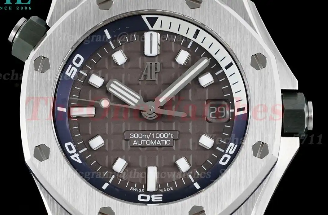 Royal Oak Offshore Diver 15720 42mm SS RU Grey Stk APF A4308