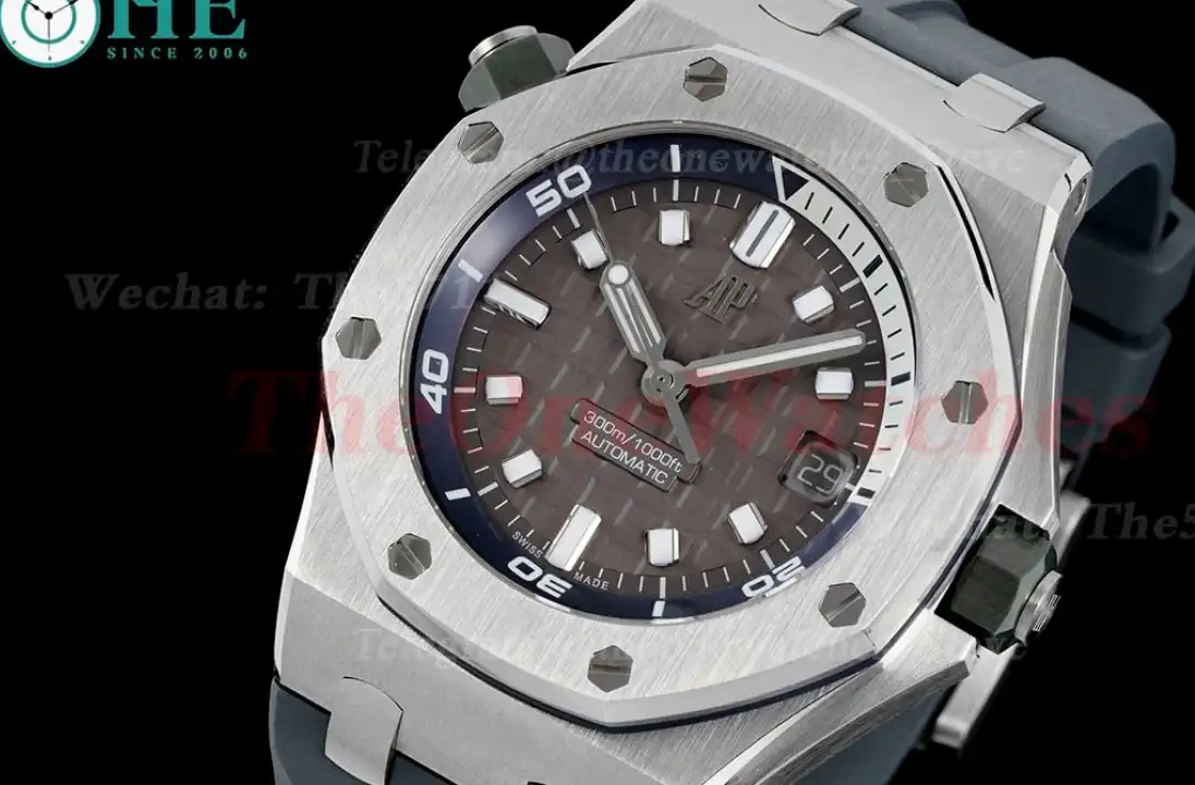 Royal Oak Offshore Diver 15720 42mm SS RU Grey Stk APF A4308