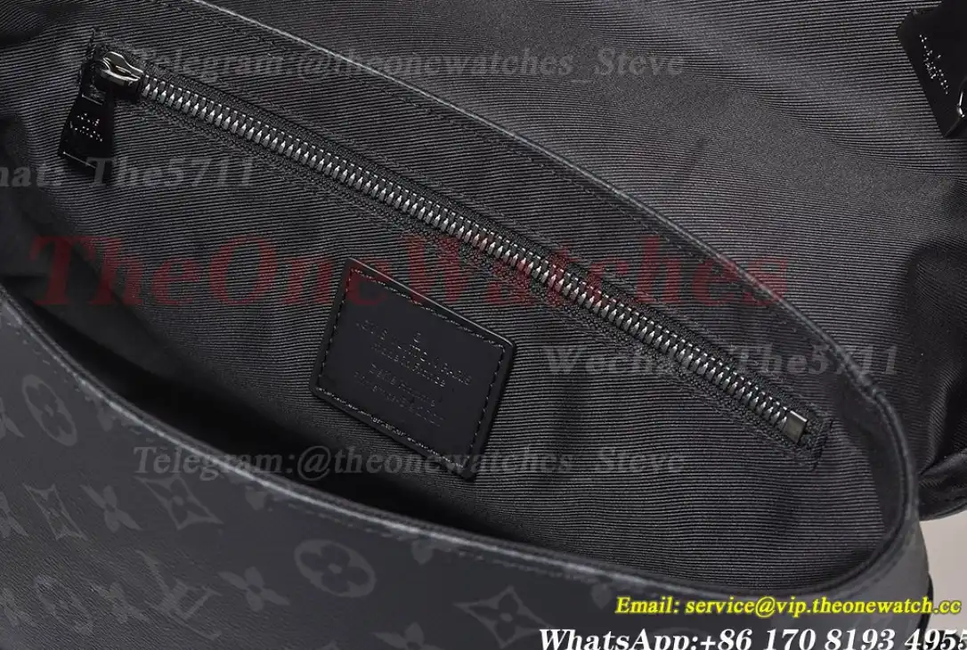 Louis Vuitton - Messenger PM Voyager M40511