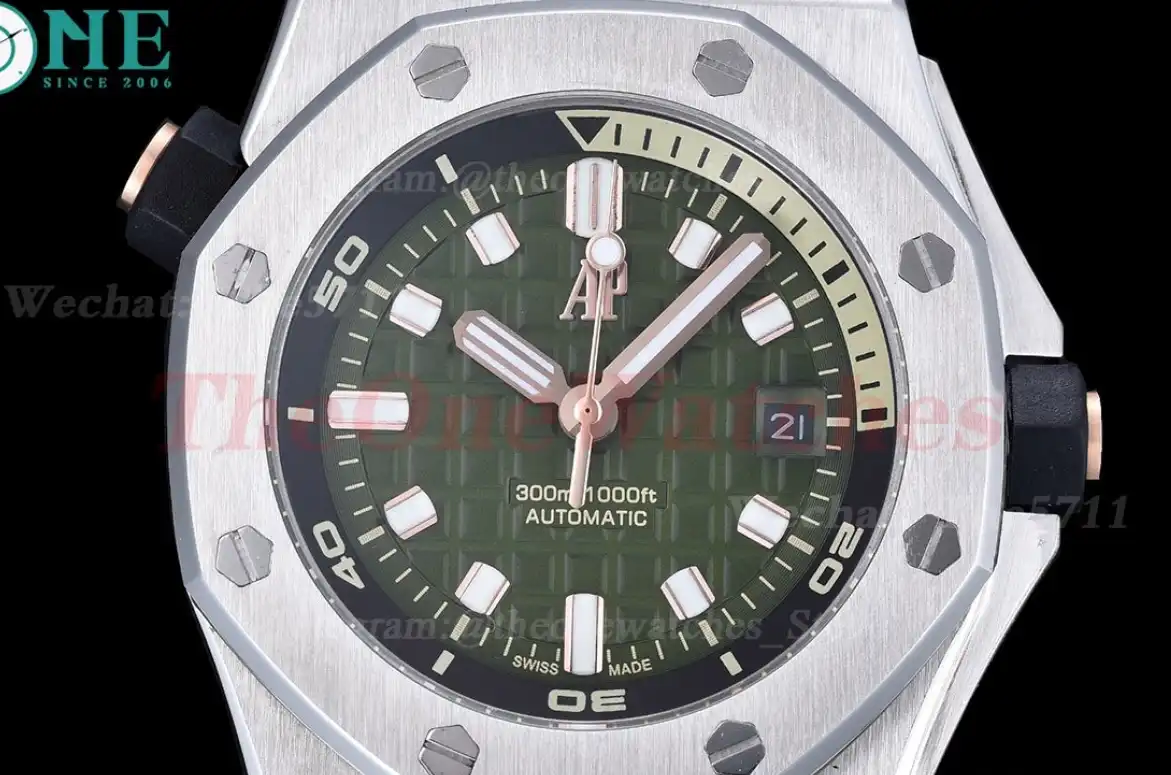 Royal Oak Offshore Diver 15720 42mm SS RU Green Stk GDF MY8215