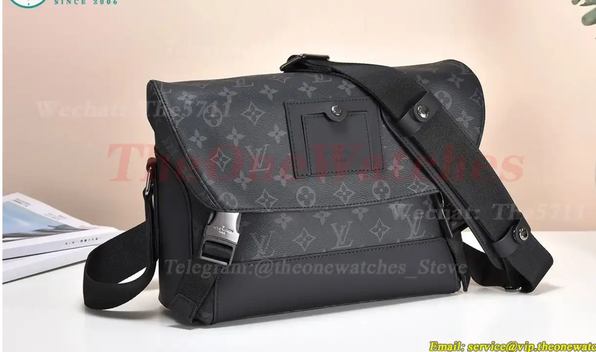 Louis Vuitton - Messenger PM Voyager M40511