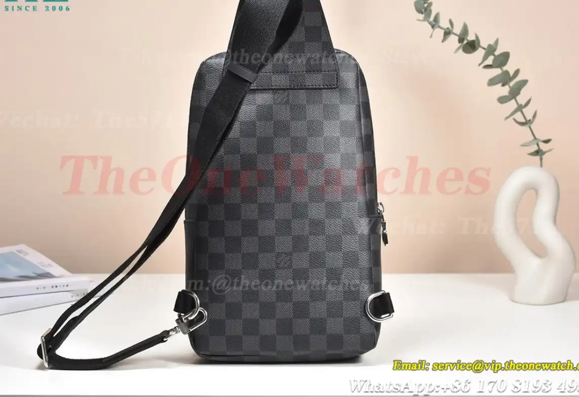 Louis Vuitton - Avenue Slingbag N41719