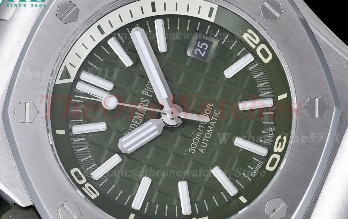 Royal Oak Offshore Diver 15710 42mm SS RU Green Stk GDF MY8215