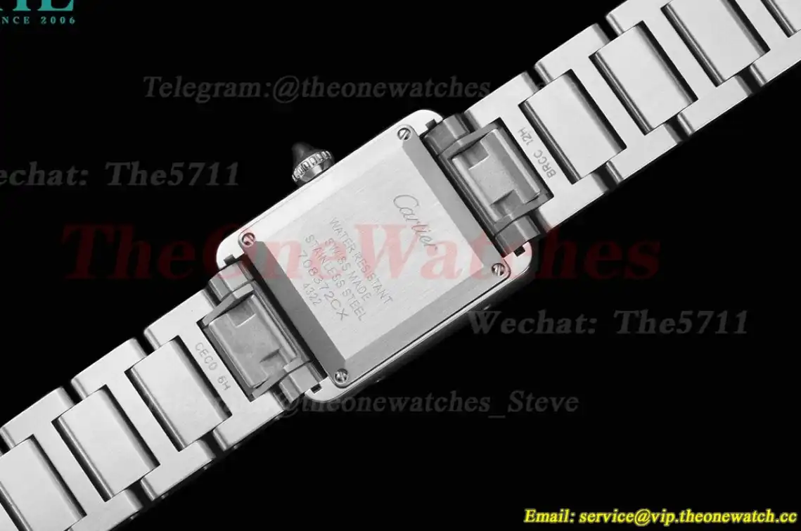 Tank Must 22mm SS SS White Dial AF Quartz