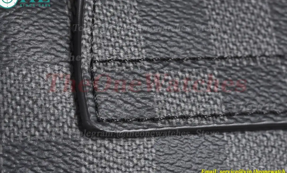 Louis Vuitton - Avenue Slingbag N41719